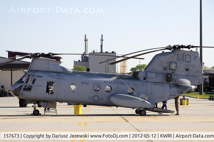 157673, Boeing Vertol CH-46E Sea Knight C/N 2572, CH-46D Sea Knight 157673 MQ-422 from HMM-744 