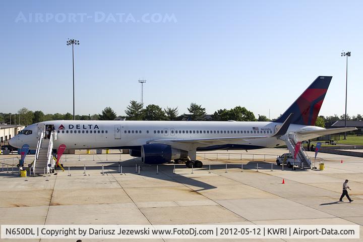 N650DL, 1989 Boeing 757-232 C/N 24390, Boeing 757-232  C/N 24390, N650DL