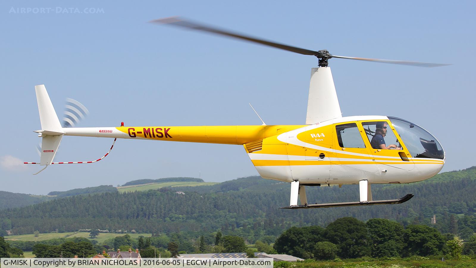 G-MISK, 1998 Robinson R44 Astro C/N 0520, Resident at Welshpool