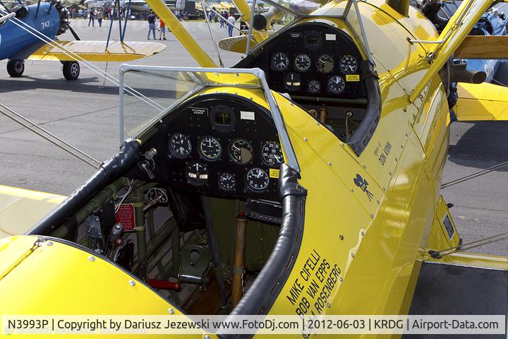 N3993P, 1984 Boeing 75 C/N AR-33, Cockpit of Boeing E75 Stearman, N3993P