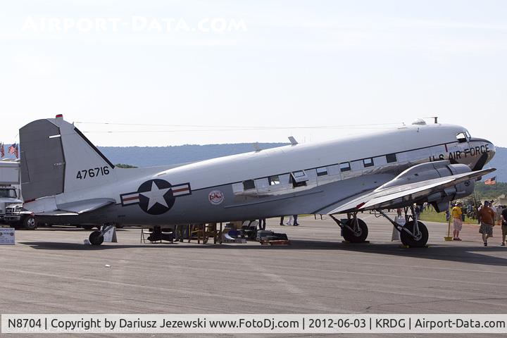 N8704, 1944 Douglas DC3C-S4C4G (TC-47B-30-DK) C/N 33048, Douglas DC-3C-S4C4G 