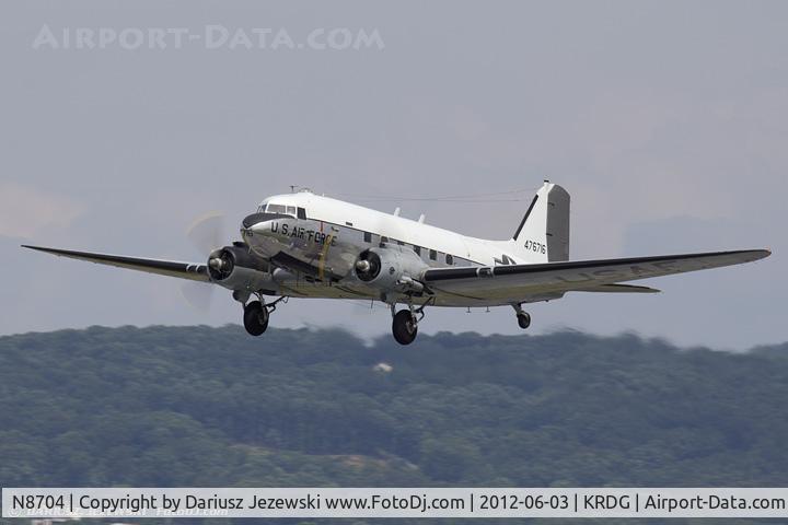 N8704, 1944 Douglas DC3C-S4C4G (TC-47B-30-DK) C/N 33048, Douglas DC-3C-S4C4G 