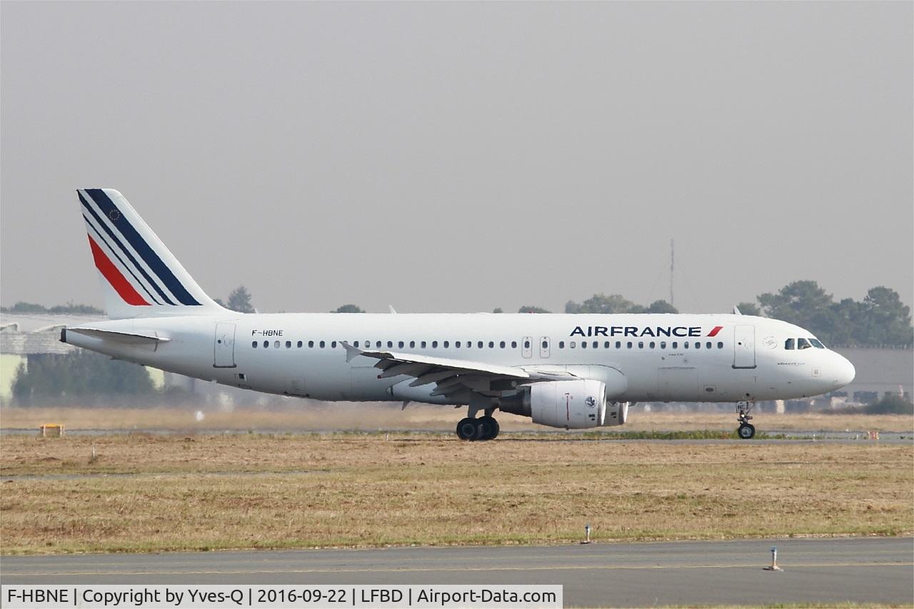 F-HBNE, 2011 Airbus A320-214 C/N 4664, Airbus A320-214, Taxiing to boarding gate, Bordeaux Mérignac airport (LFBD-BOD)