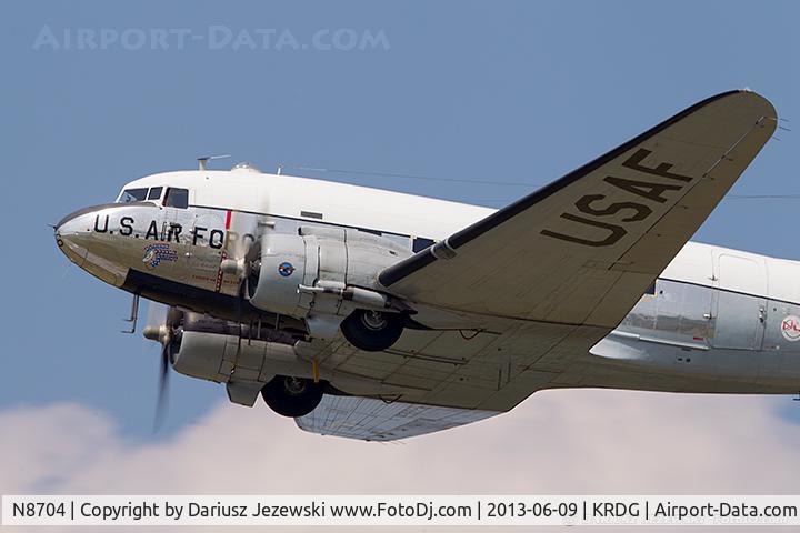 N8704, 1944 Douglas DC3C-S4C4G (TC-47B-30-DK) C/N 33048, Douglas DC-3C-S4C4G 