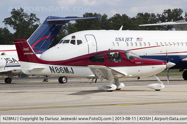 N28MJ, 1979 Gates Learjet 35A C/N 224, Cirrus Design Corp SR-22  C/N 3711, N28MJ