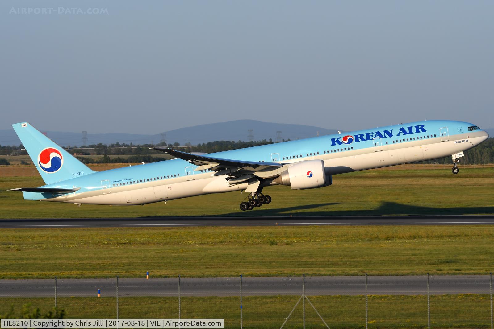 HL8210, 2010 Boeing 777-3B5/ER C/N 40377, Korean Air