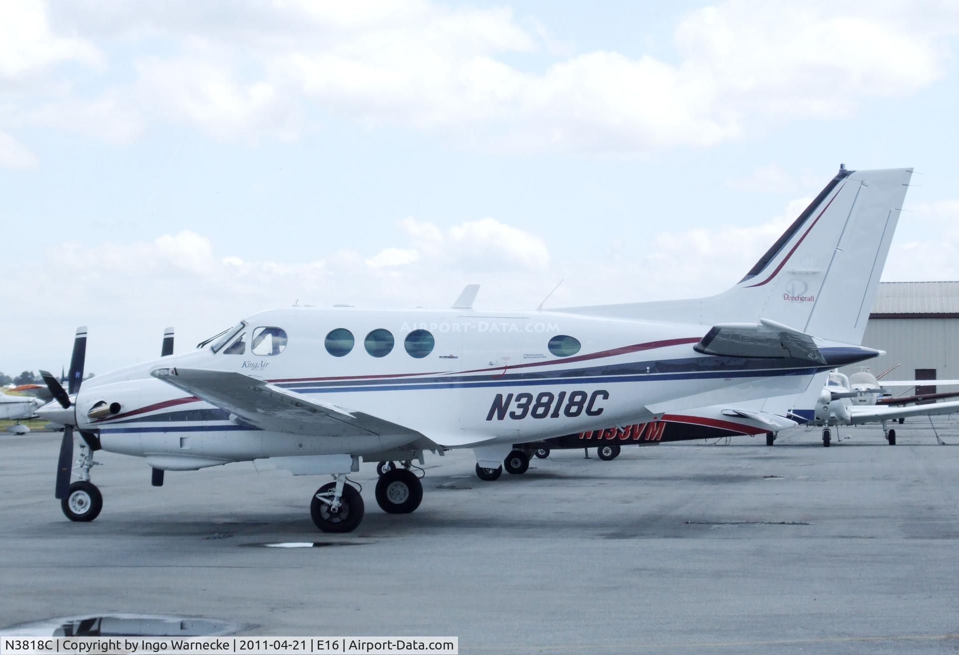 N3818C, 1976 Beech E-90 King Air C/N LW-196, Beechcraft E-90 King Air at Santa Clara County airport, San Martin CA
