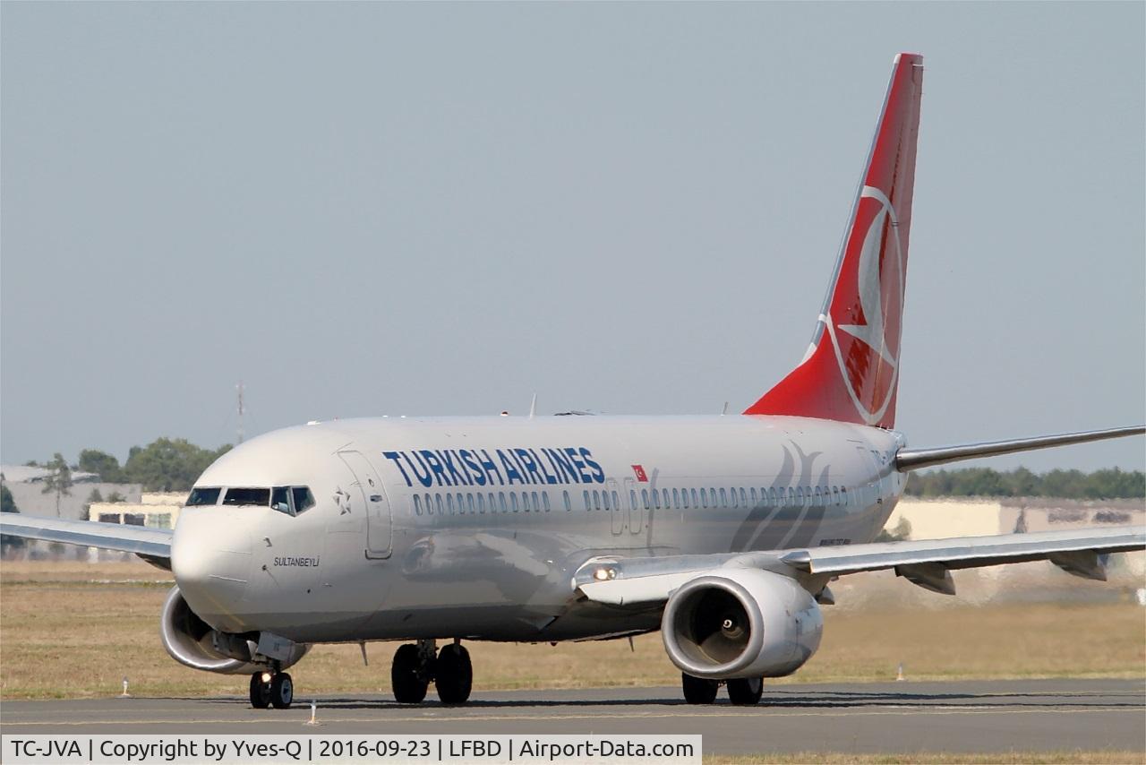 TC-JVA, 2014 Boeing 737-8F2 C/N 40988, Boeing 737-8F2, Taxiing to holding point Delta rwy 05, Bordeaux Mérignac airport (LFBD-BOD)