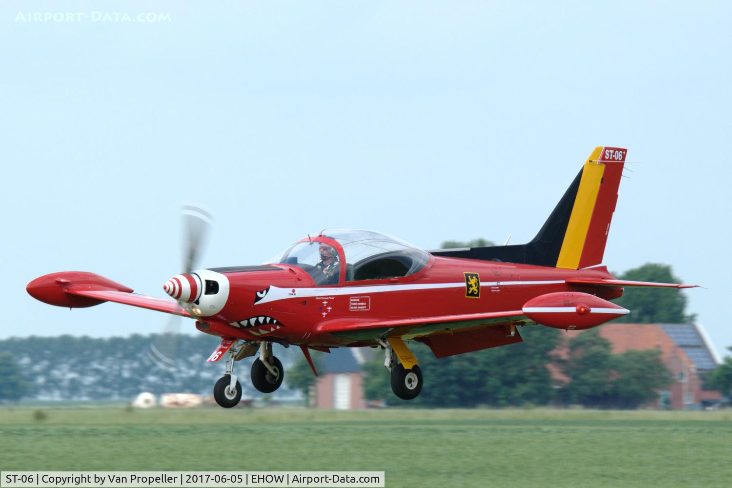 ST-06, SIAI-Marchetti SF-260M C/N 10-06, SIAI-Marchetti SF.260M+ of the Belgian Air Force Red Devils demo team landing at Oostwold airfield, the Netherlands