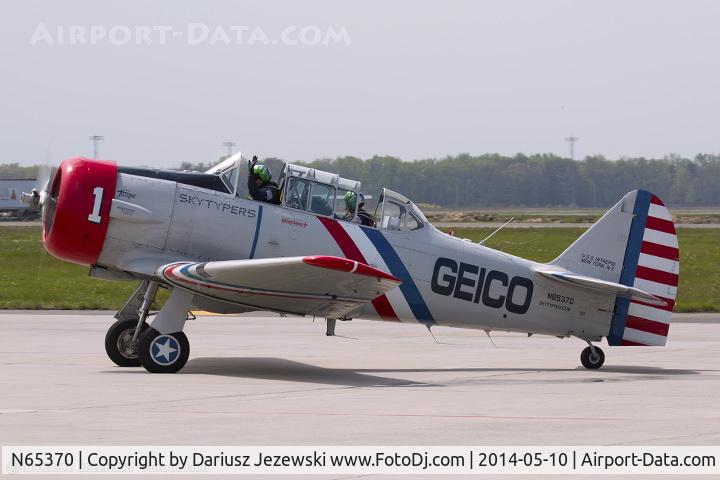N65370, 1941 North American SNJ-2 Texan C/N 2562, North American SNJ-2 Texan C/N 2562 - Geico Skytypers, N65370