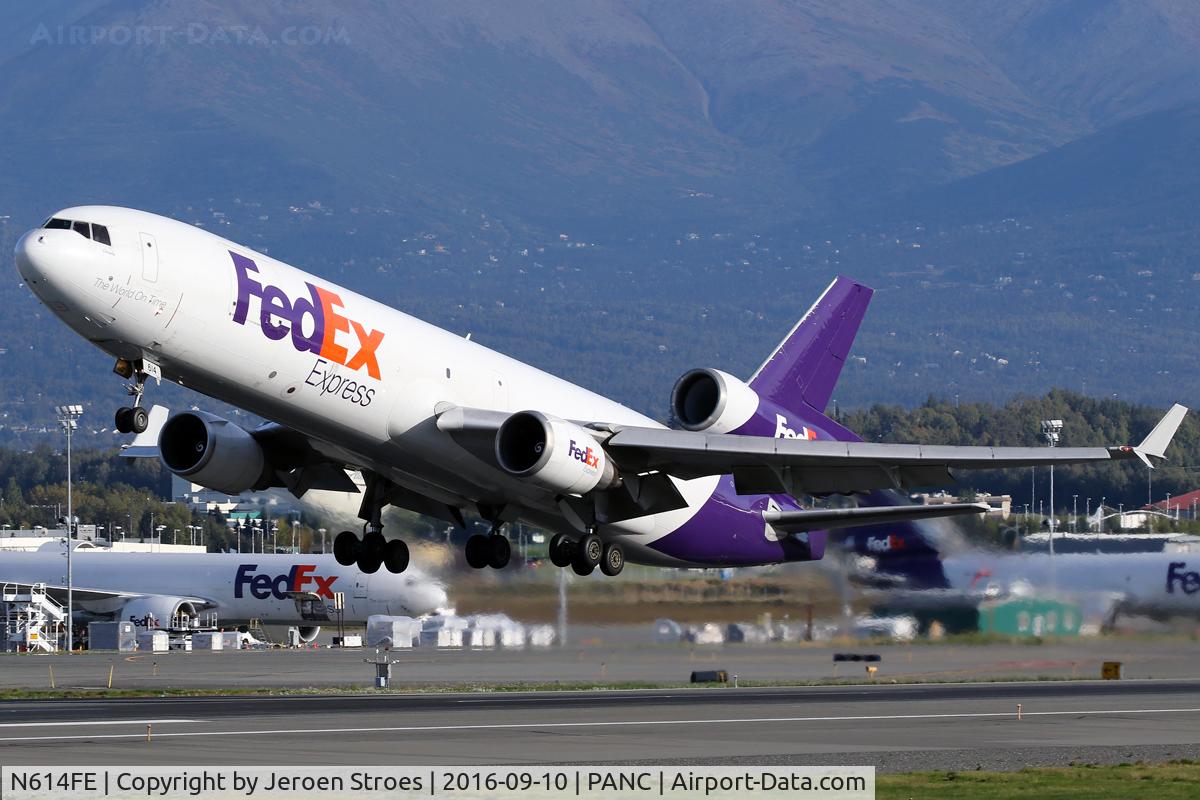 N614FE, 1992 McDonnell Douglas MD-11F C/N 48528, panc