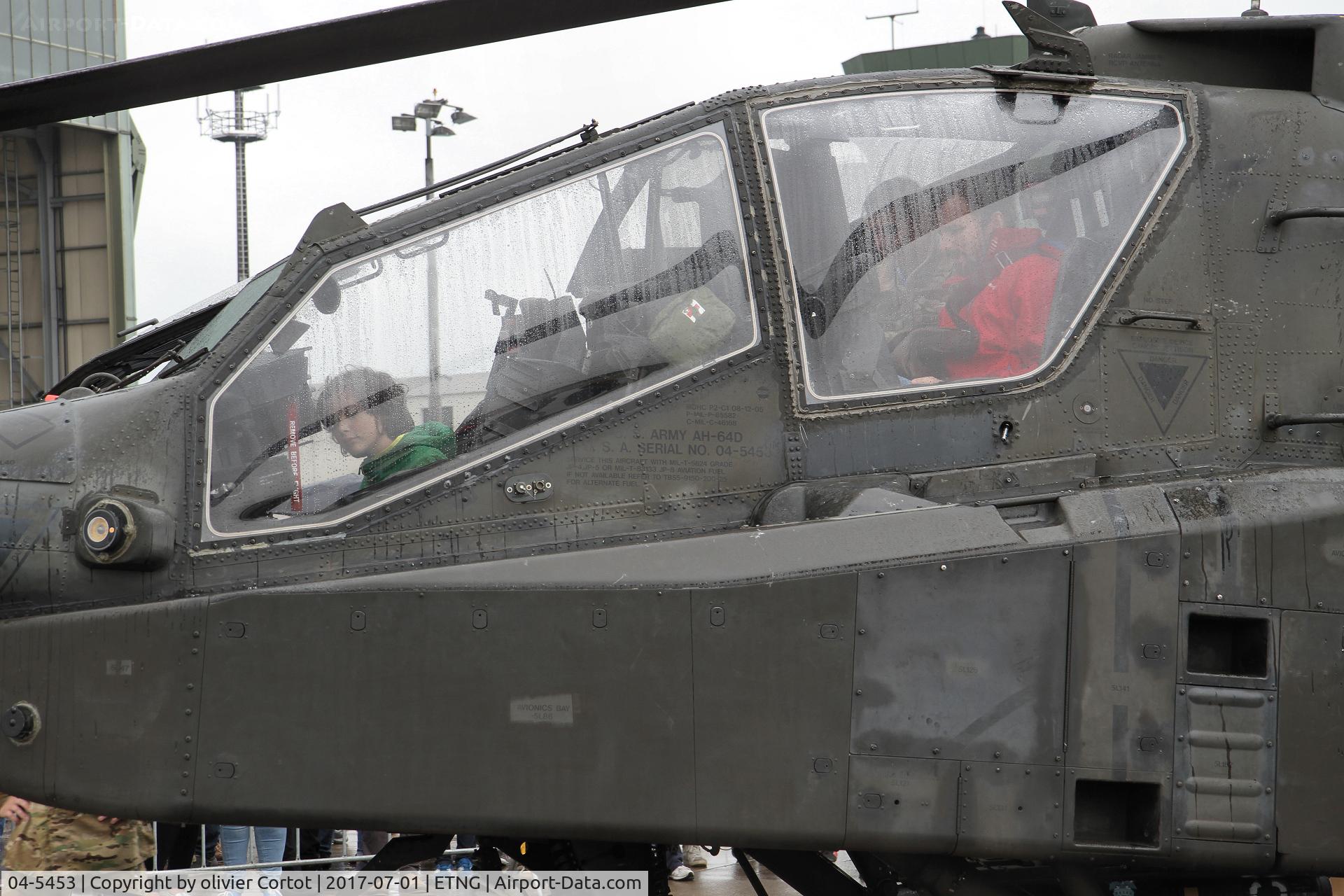 04-5453, Boeing AH-64D Apache C/N PVD453, close up  view of the Cockpit