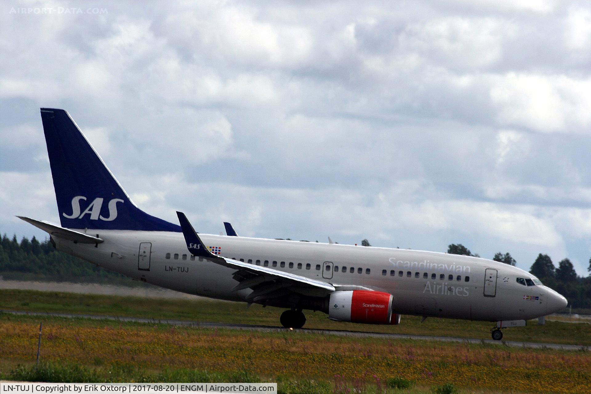 LN-TUJ, 2001 Boeing 737-705 C/N 29095, LN-TUJ in OSL