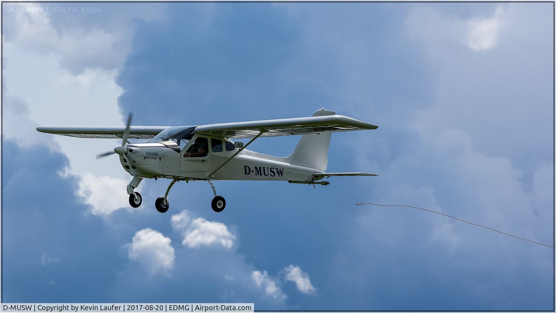 D-MUSW, Tecnam P-92 Echo C/N 588, Seilabwurf @EDMG