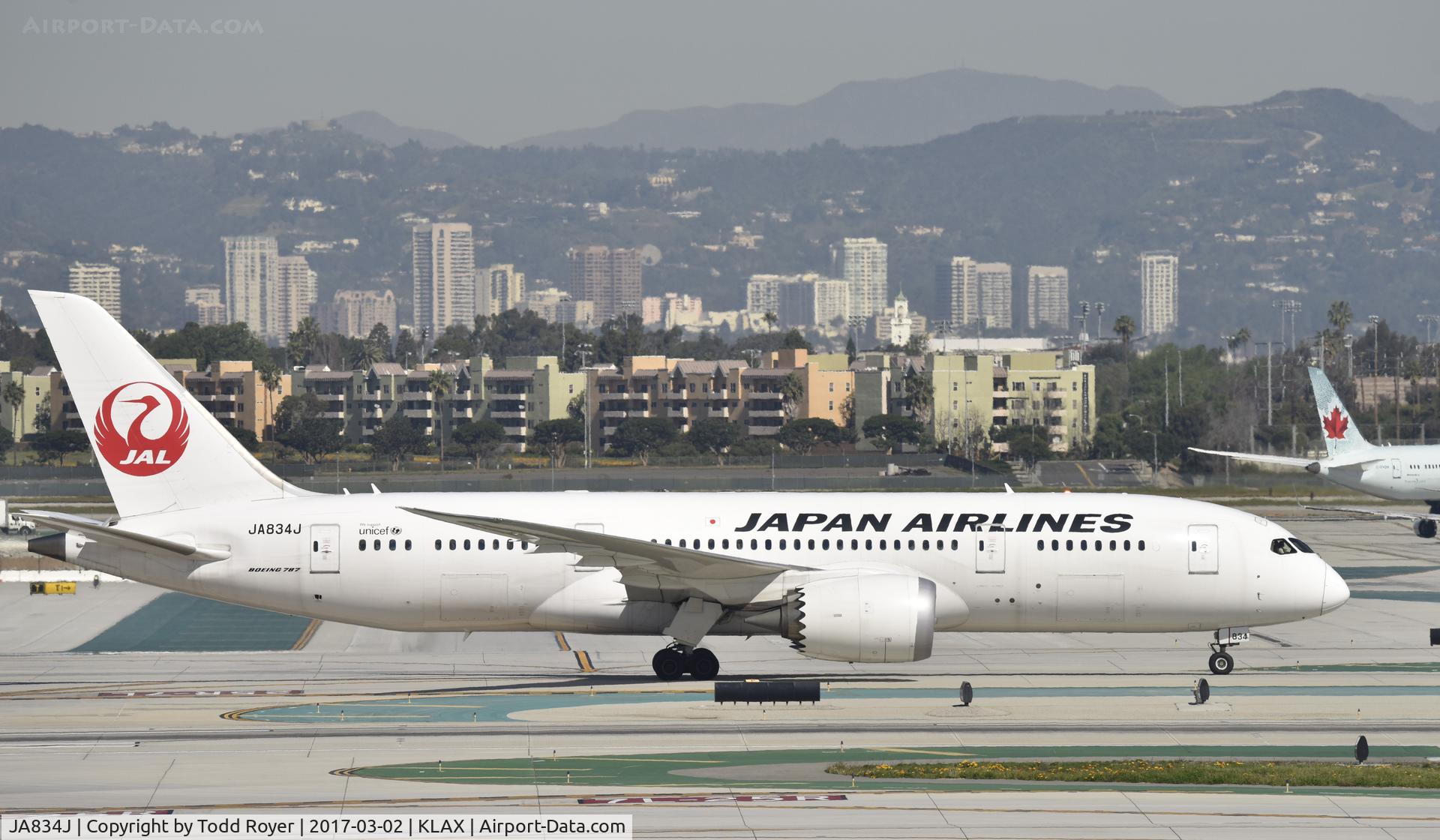 JA834J, 2013 Boeing 787-8 Dreamliner C/N 34842, Taxiing to gate
