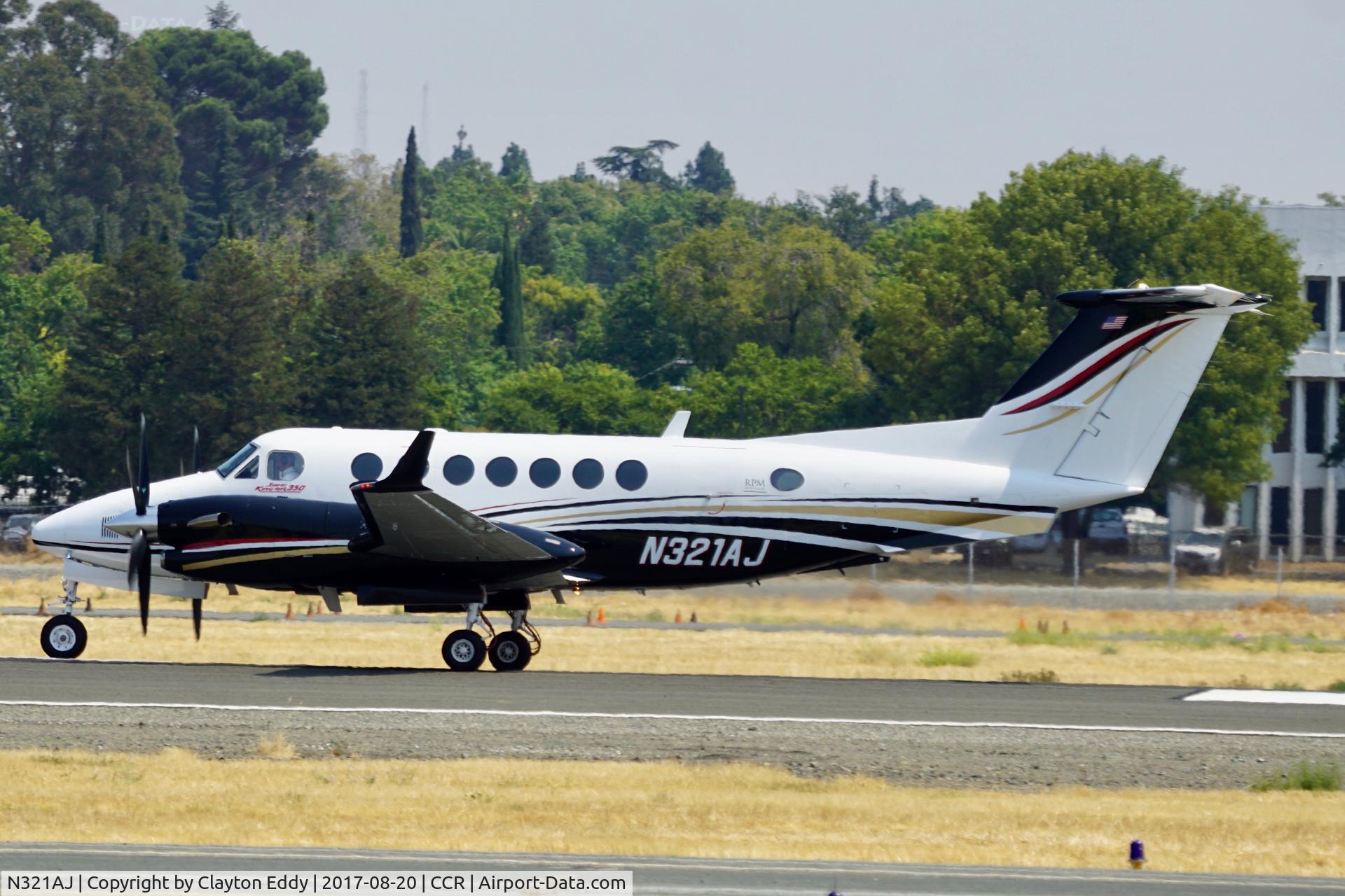 N321AJ, 2007 Beech B350 Super King Air C/N FL-519, Buchanan Field Concord California. 2017.