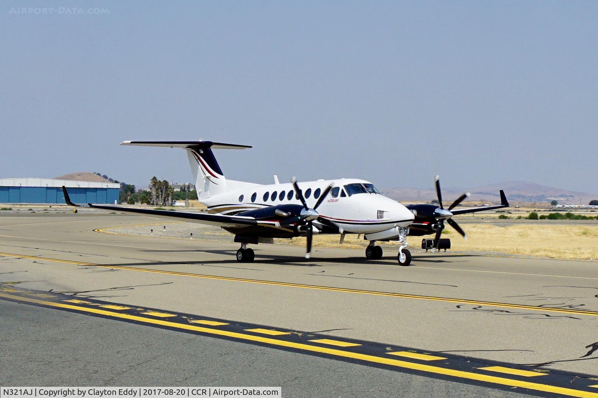 N321AJ, 2007 Beech B350 Super King Air C/N FL-519, Buchanan Field Concord California. 2017.