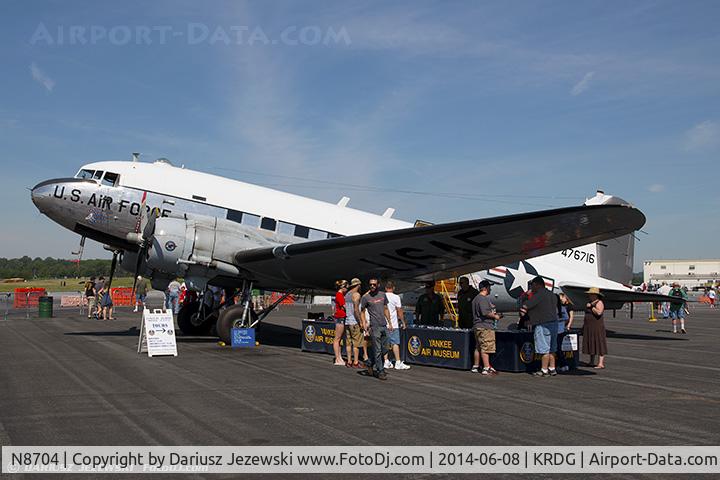 N8704, 1944 Douglas DC3C-S4C4G (TC-47B-30-DK) C/N 33048, Douglas DC-3C-S4C4G 