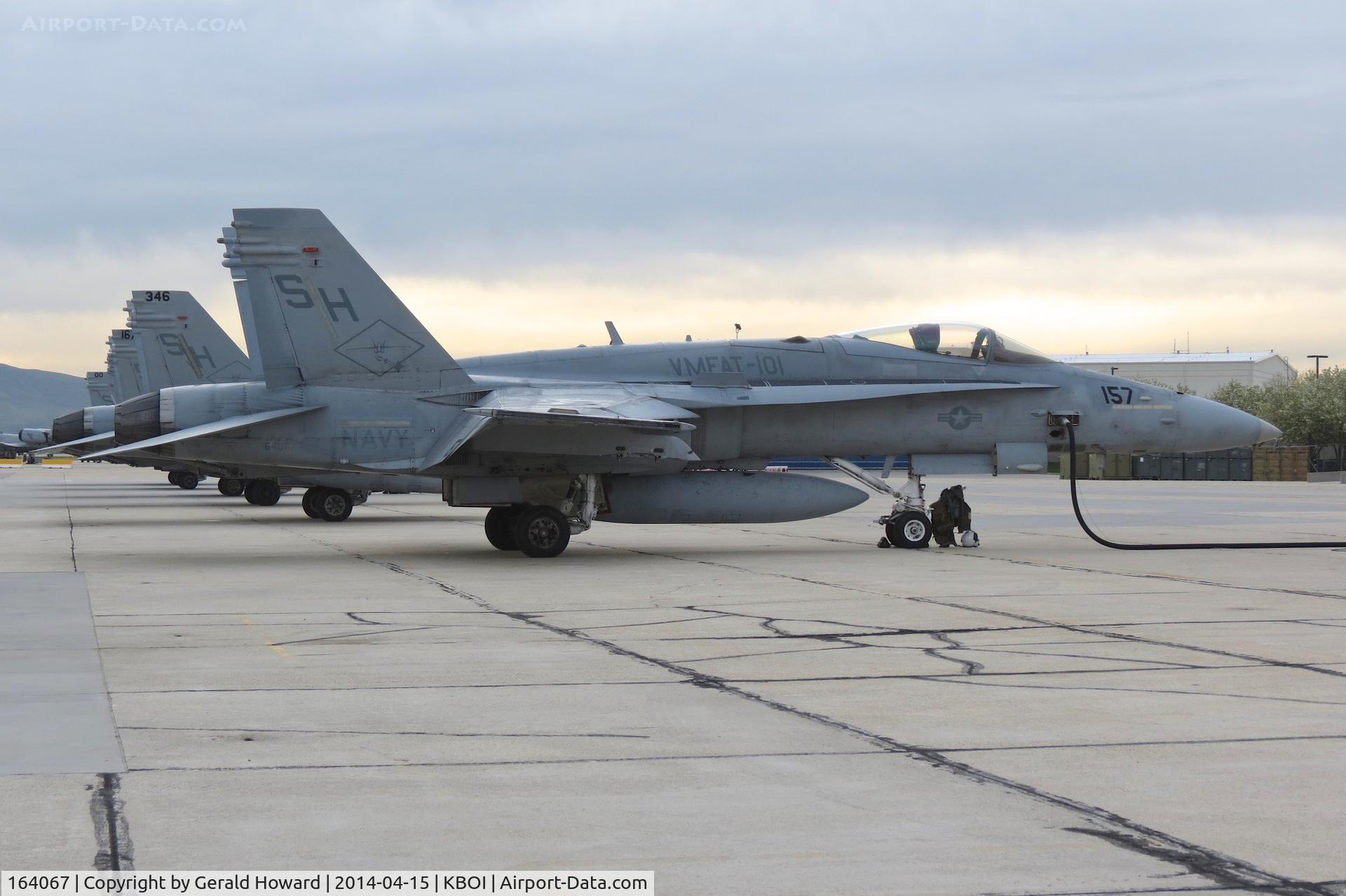 164067, 1990 McDonnell Douglas F/A-18C Hornet C/N 0957/C191, Parked on south GA ramp. VMFAT-101, NAS Miramar, CA.