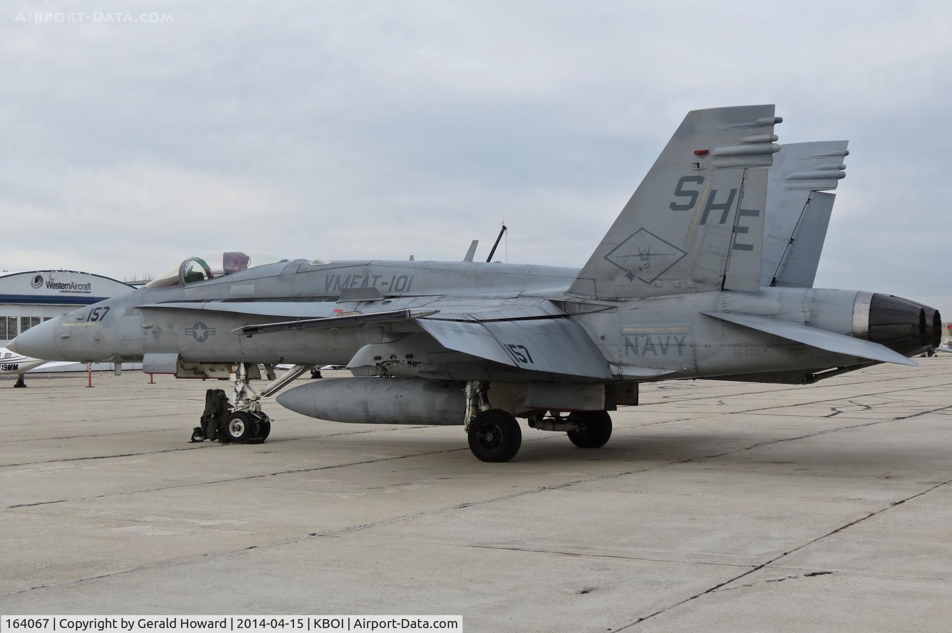 164067, 1990 McDonnell Douglas F/A-18C Hornet C/N 0957/C191, VMFAT-101, NAS Miramar, CA.
