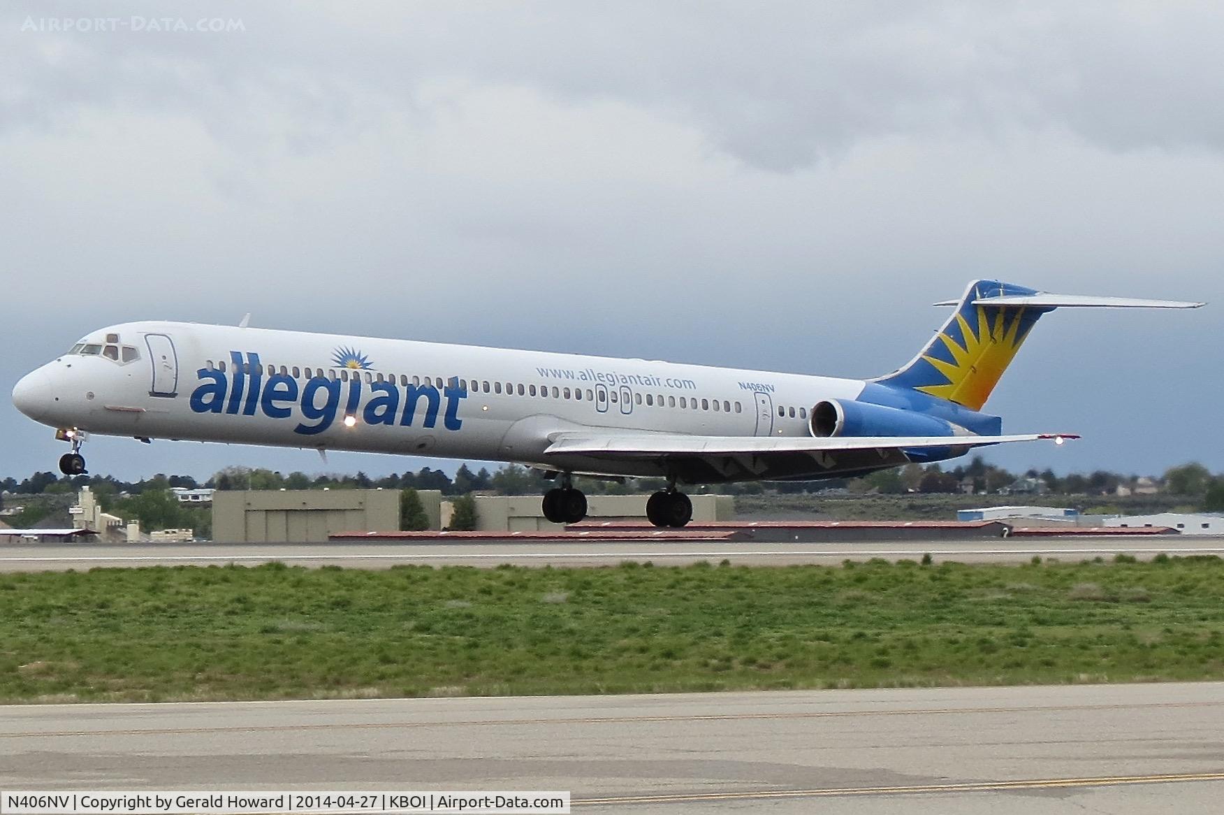 N406NV, 1990 McDonnell Douglas MD-83 (DC-9-83) C/N 49900, About to touch down on RWY 10L.