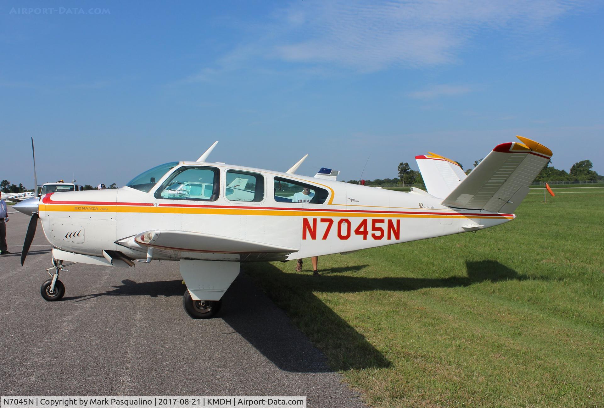 N7045N, 1967 Beech V35A Bonanza C/N D-8633, Beech V35A