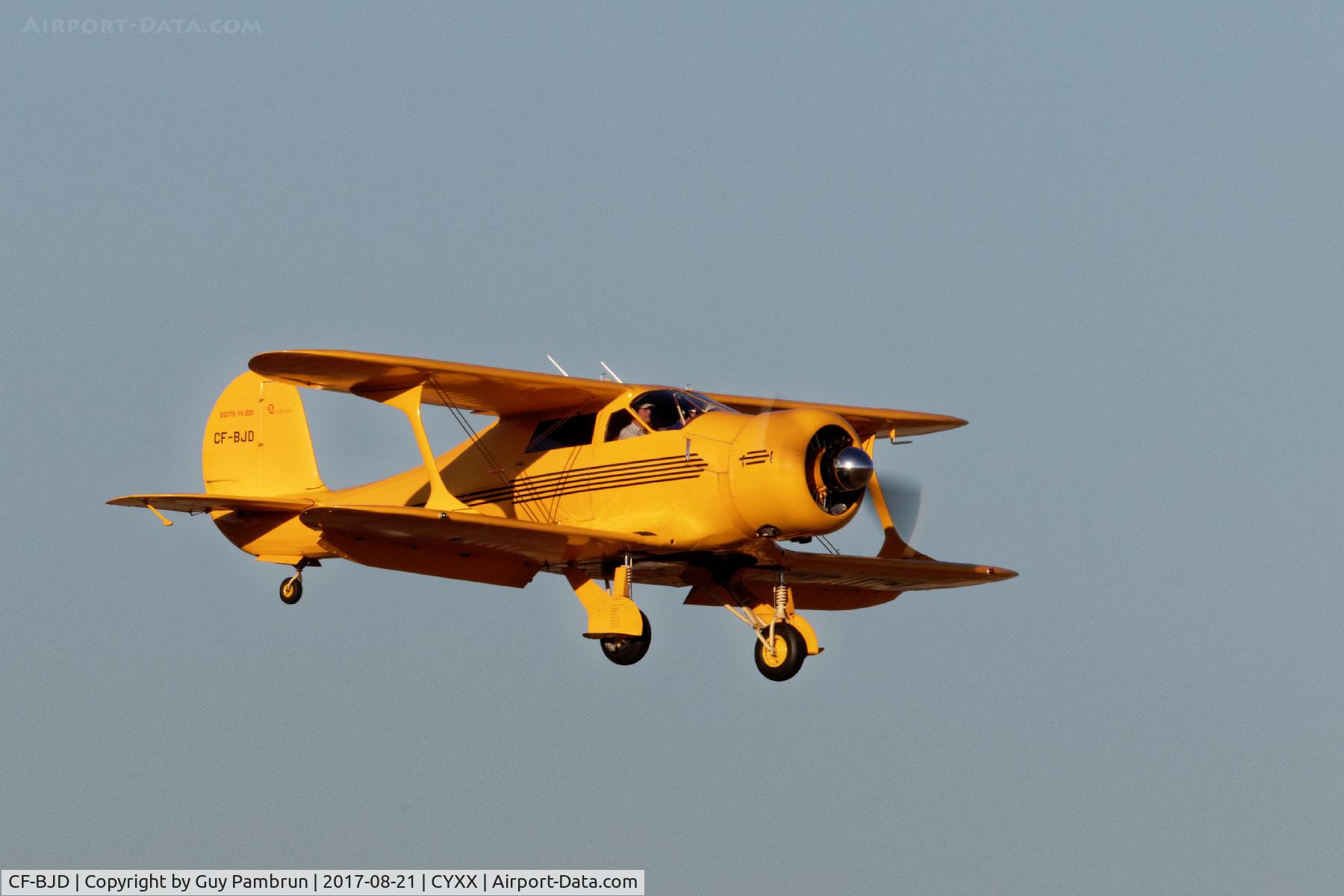 CF-BJD, 1938 Beech D17S Staggerwing C/N 201, Landing