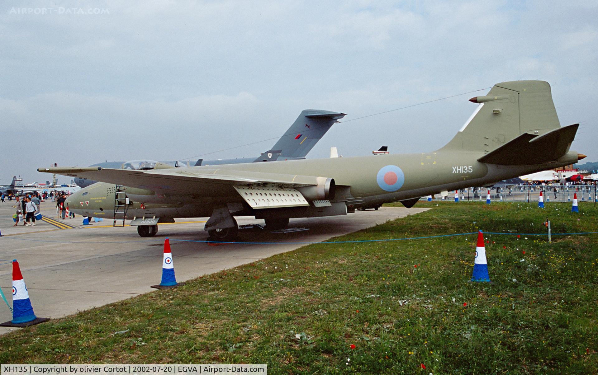 XH135, 1959 English Electric Canberra PR.9 C/N SH1725, RIAT 2002
