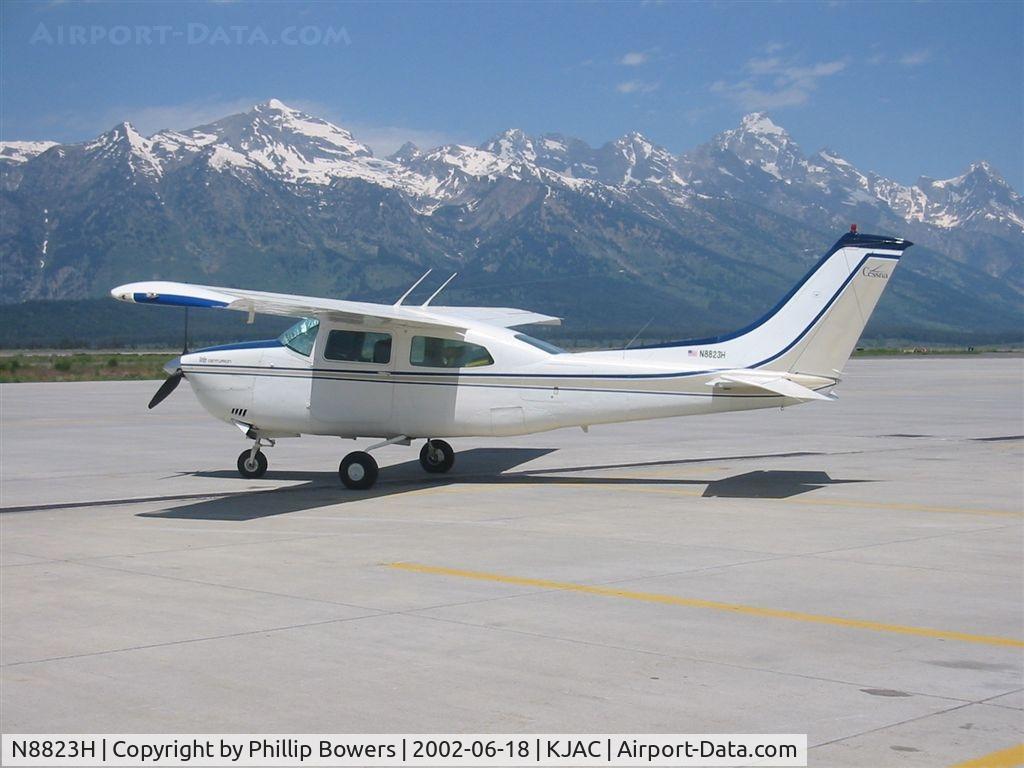 N8823H, 1970 Cessna T210K Turbo Centurion C/N 21059314, 6/2002 Jackson Hole,(KJAC) Jackson Hole, Wyoming - Grand Tetons - (1970 factory paint scheme)