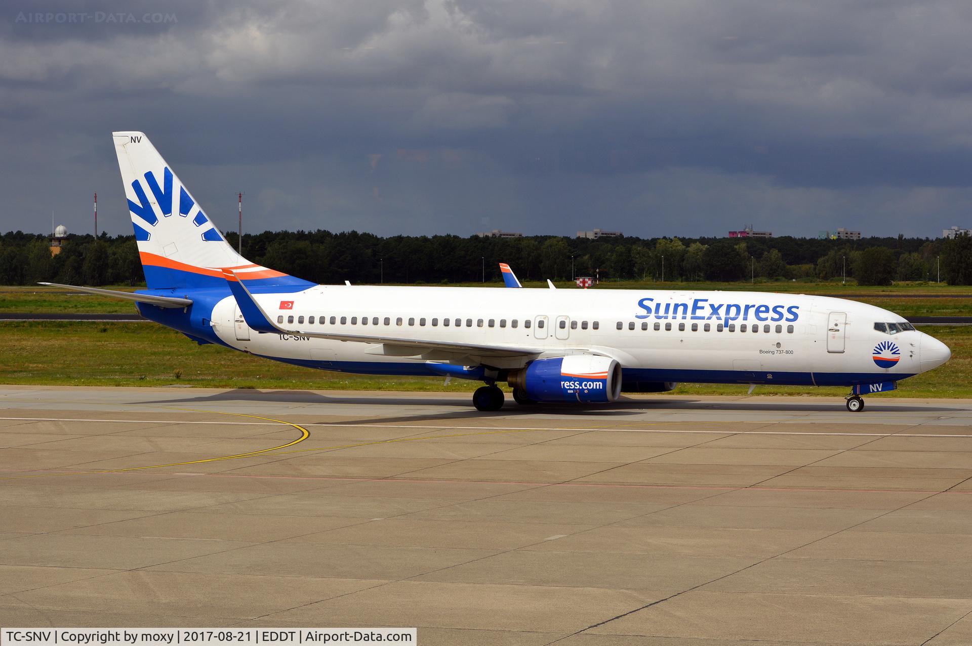 TC-SNV, 1998 Boeing 737-86J C/N 28072, Boeing 737-86J at Berlin Tegel.
