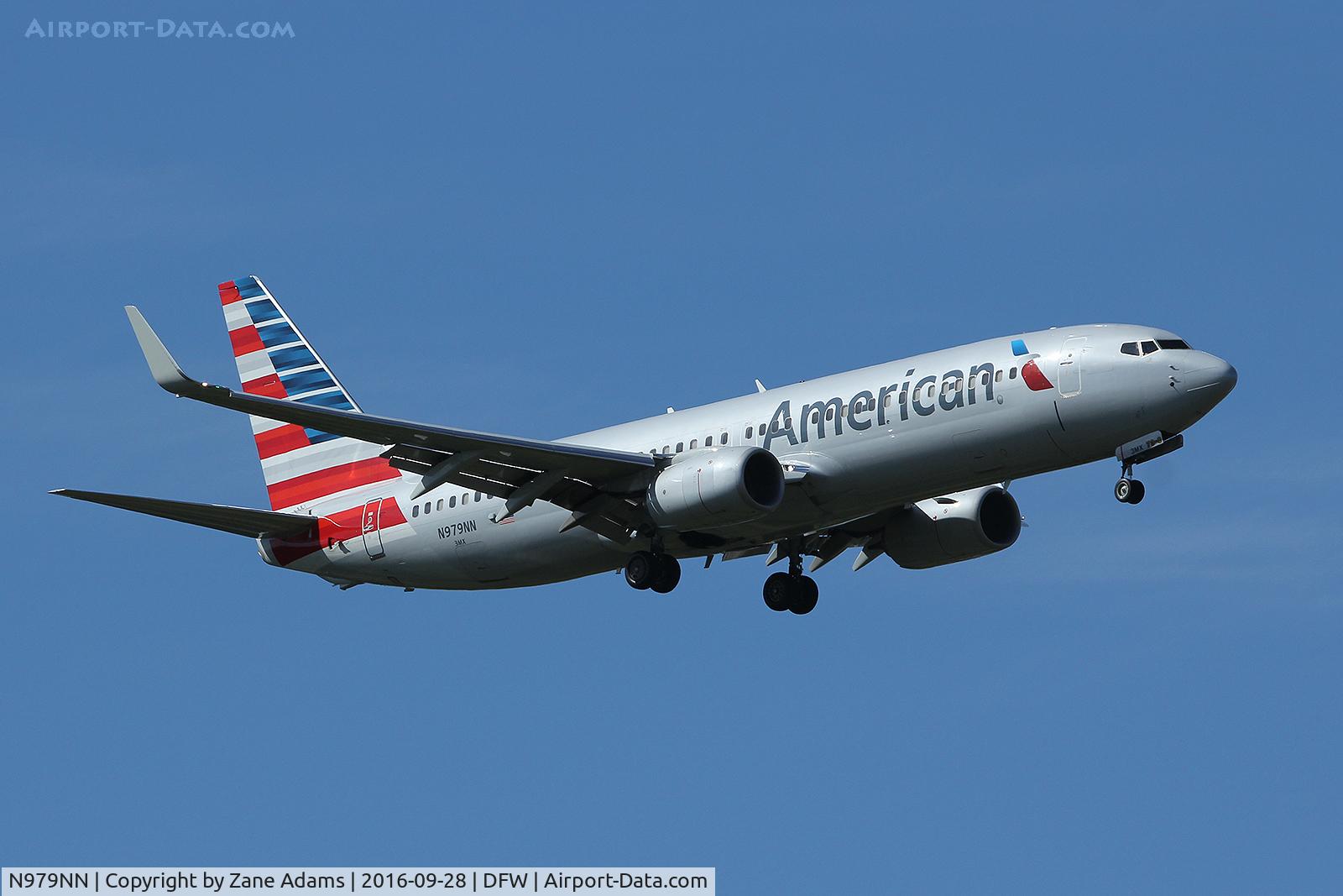 N979NN, 2015 Boeing 737-823 C/N 31228, Arriving at DFW Airport