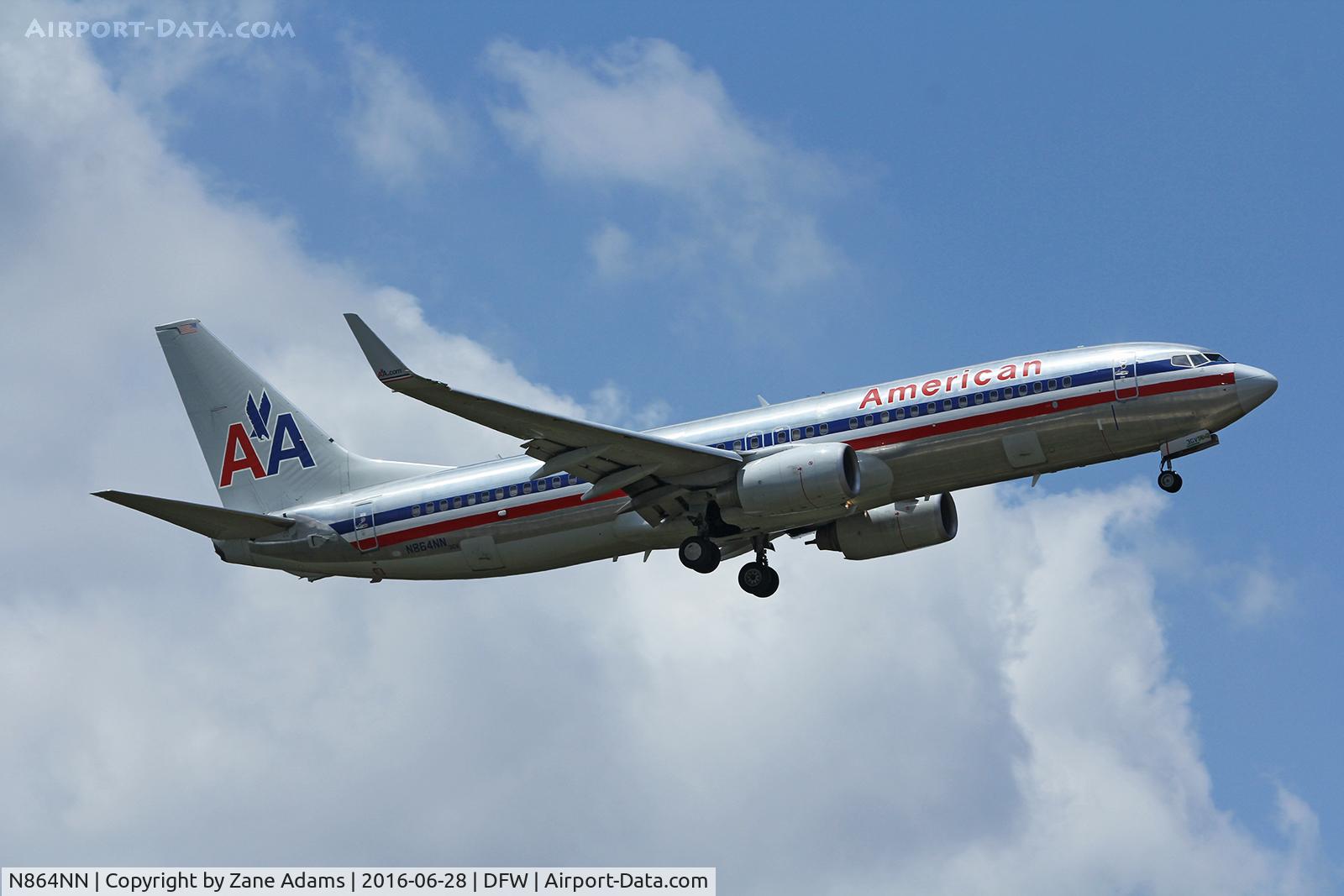 N864NN, 2010 Boeing 737-823 C/N 31111, Arriving at DFW Airport