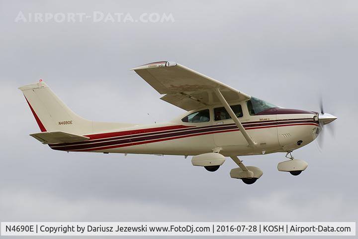 N4690E, 1982 Cessna 182R Skylane C/N 18268260, Cessna 182R Skylane  C/N 18268260, N4690E