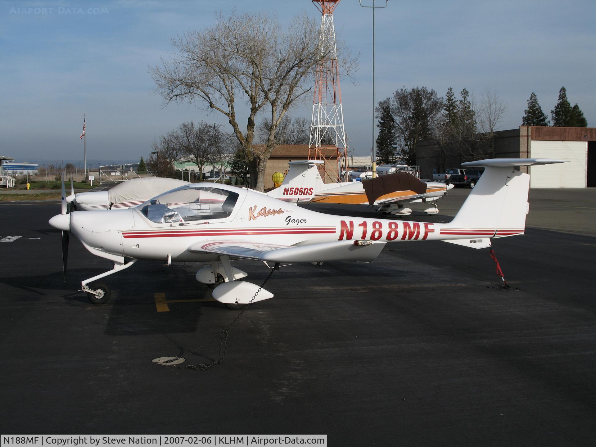 N188MF, 1995 Diamond DA-20A-1 Katana C/N 10088, Locally-based 1995 Diamond DA-20A-1 Katana @ Lincoln Regional Airport (Karl Harder Field), CA