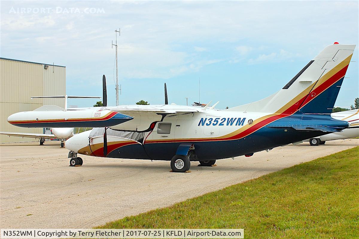 N352WM, Mitsubishi MU-2B-26A C/N 385, At Fond du Lac County Airport