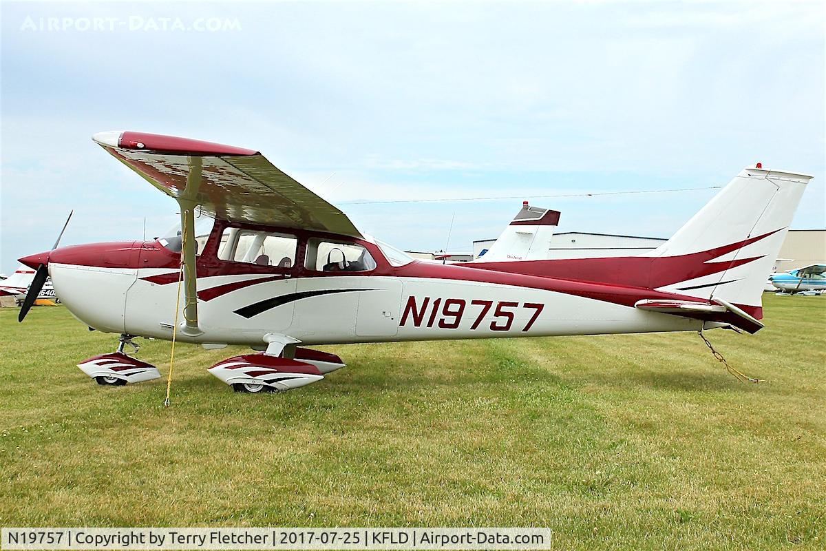 N19757, 1972 Cessna 172L C/N 17260726, At Fond du Lac County Airport