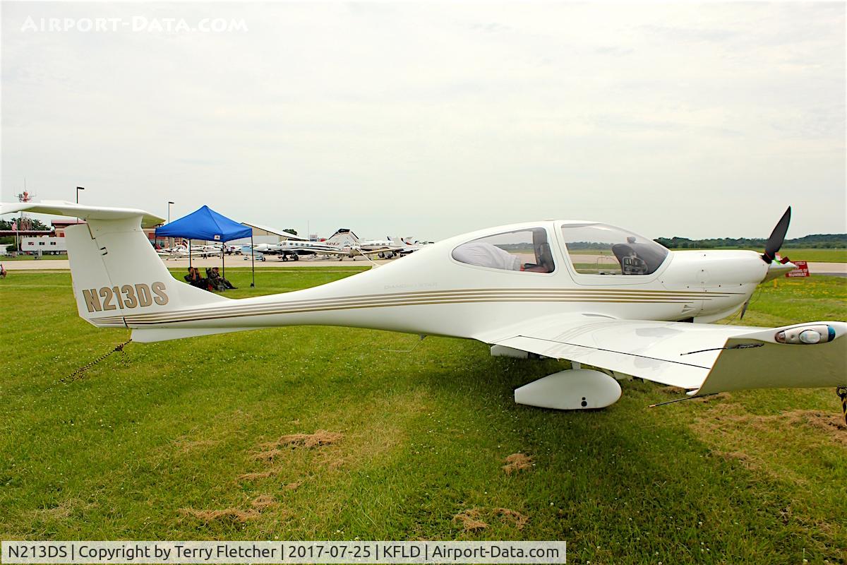 N213DS, 2004 Diamond DA-40 Diamond Star C/N 40.360, At Fond du Lac County Airport
