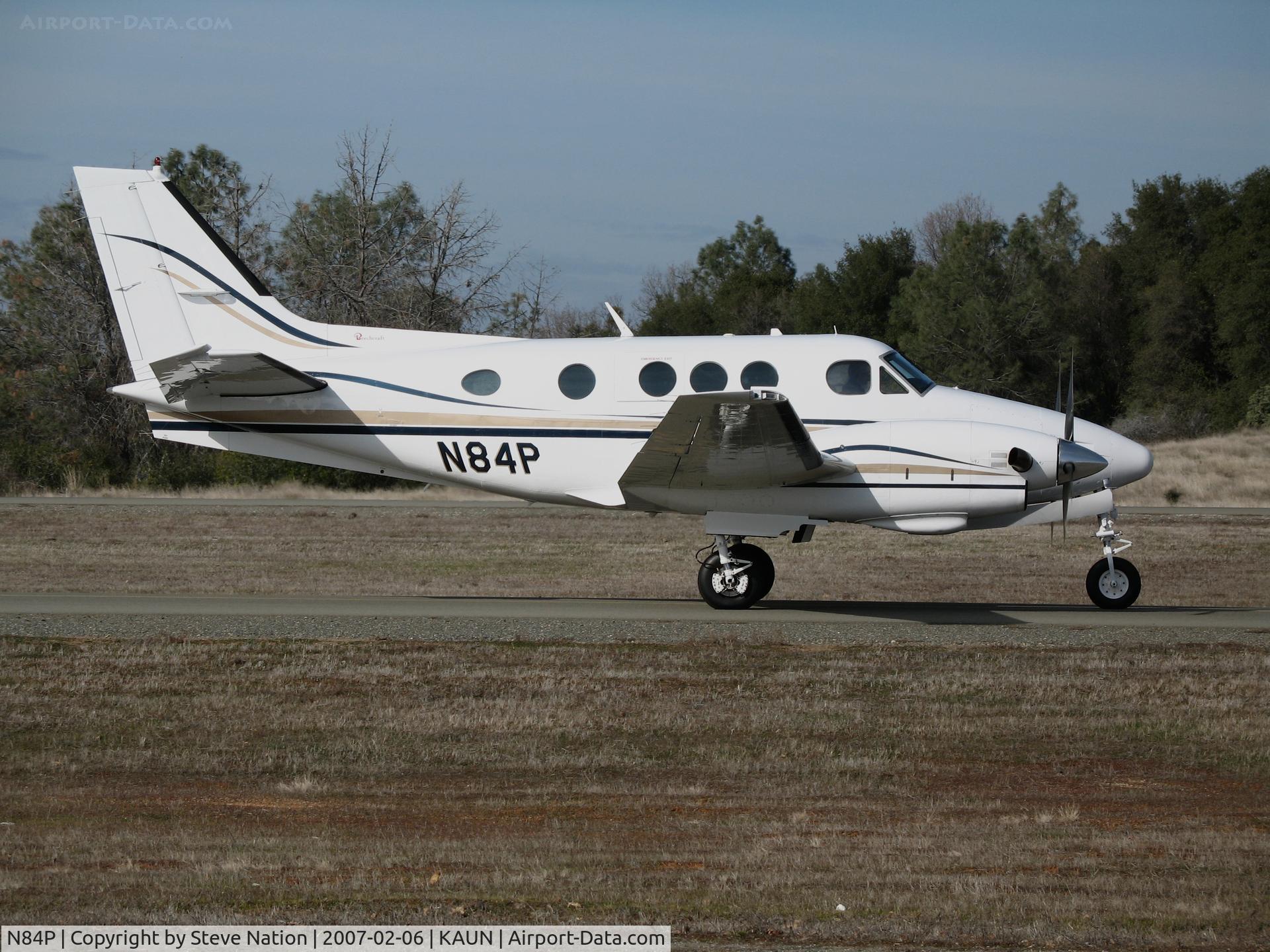 N84P, 1982 Beech C90 King Air C/N LJ-1045, 1982 Beech C90 taxiing @ Auburn Municipal Airport, CA
