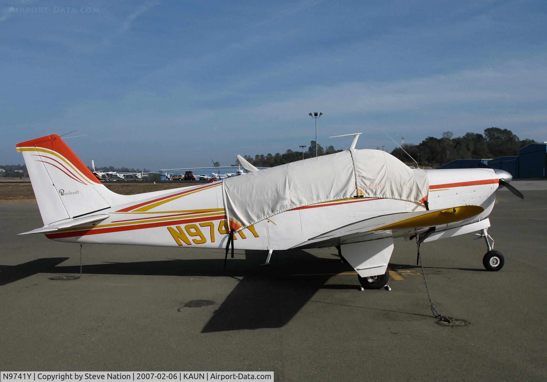 N9741Y, 1963 Beech 35-B33 Debonair C/N CD-610, Locally-based 1963 Beech 35-B33 Bonanza 