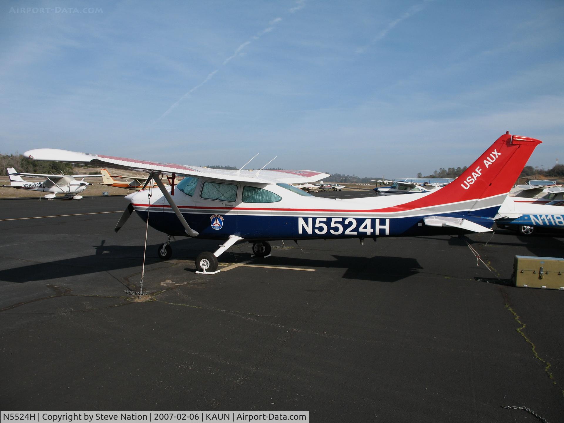 N5524H, 1981 Cessna 182R Skylane C/N 18267871, USAF AUX 1981 Cessna 182R Skylane @ Auburn Municipal Airport, CA