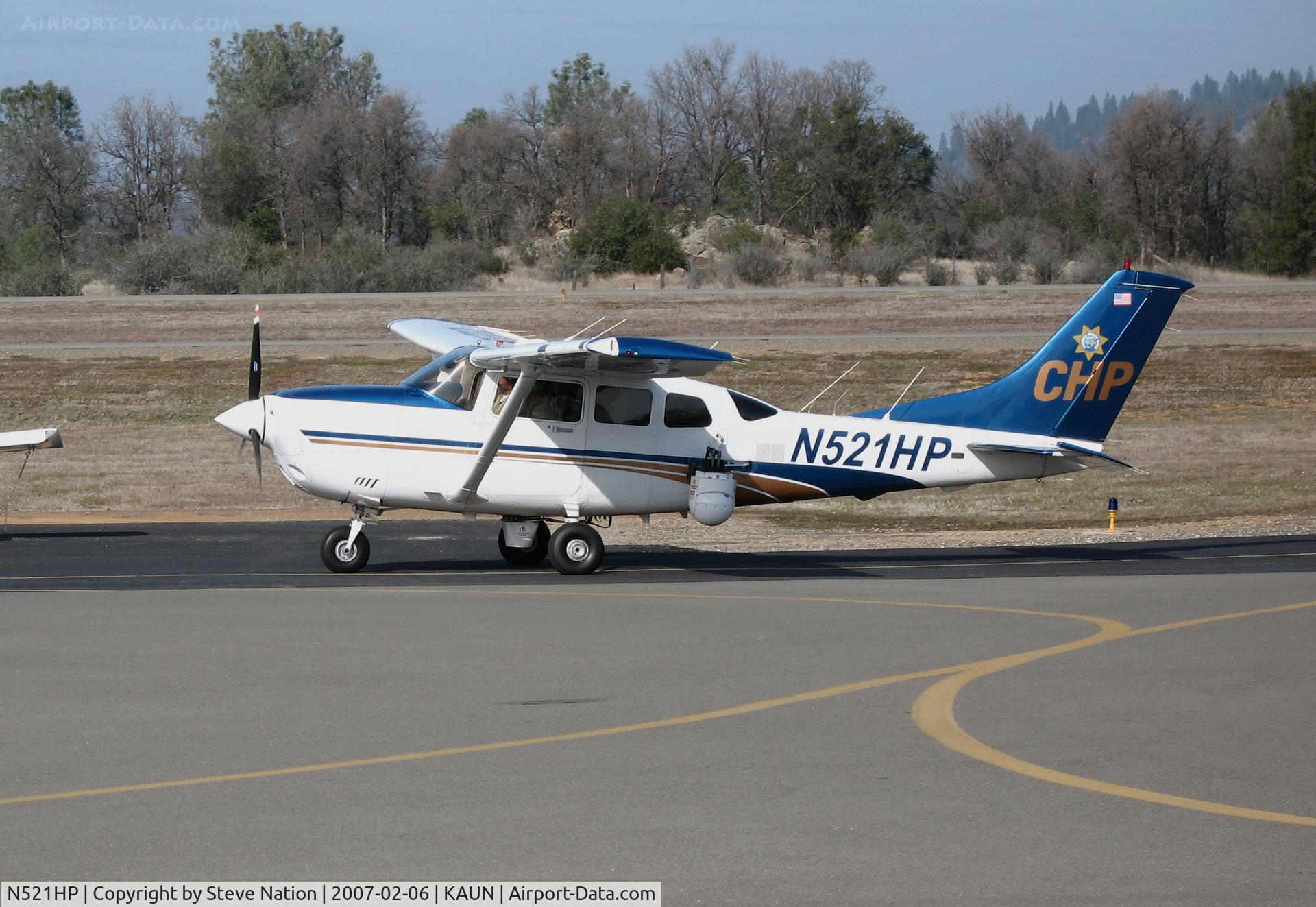 N521HP, 2000 Cessna T206H Turbo Stationair C/N T20608205, California Highway Patrol CHP 2000 Cessna T206H Turbo Stationair taxiing @ Auburn Municipal Airport, CA home base