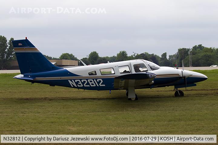 N32812, 1975 Piper PA-34-200T C/N 34-7570056, Piper PA-34-200T Seneca II  C/N 34-7570056, N32812