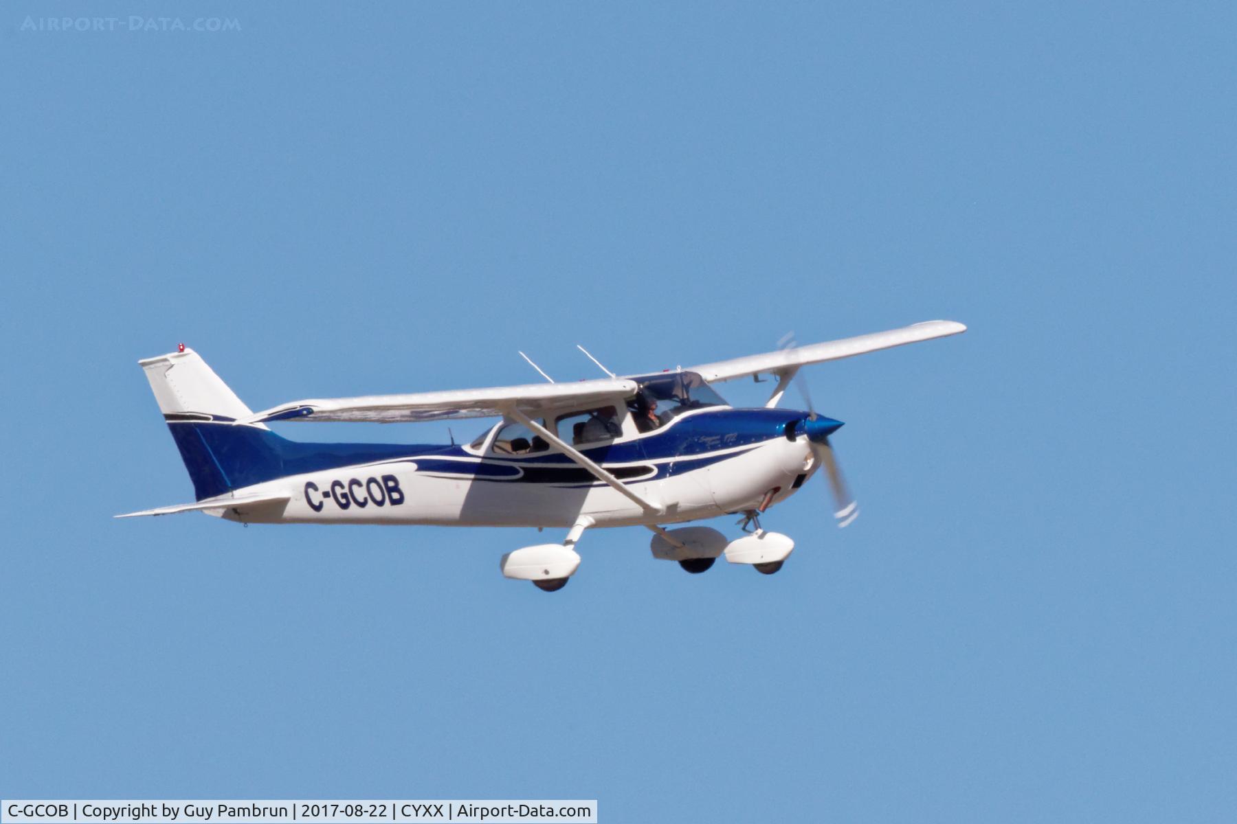 C-GCOB, 1974 Cessna 172M C/N 17263516, Landing