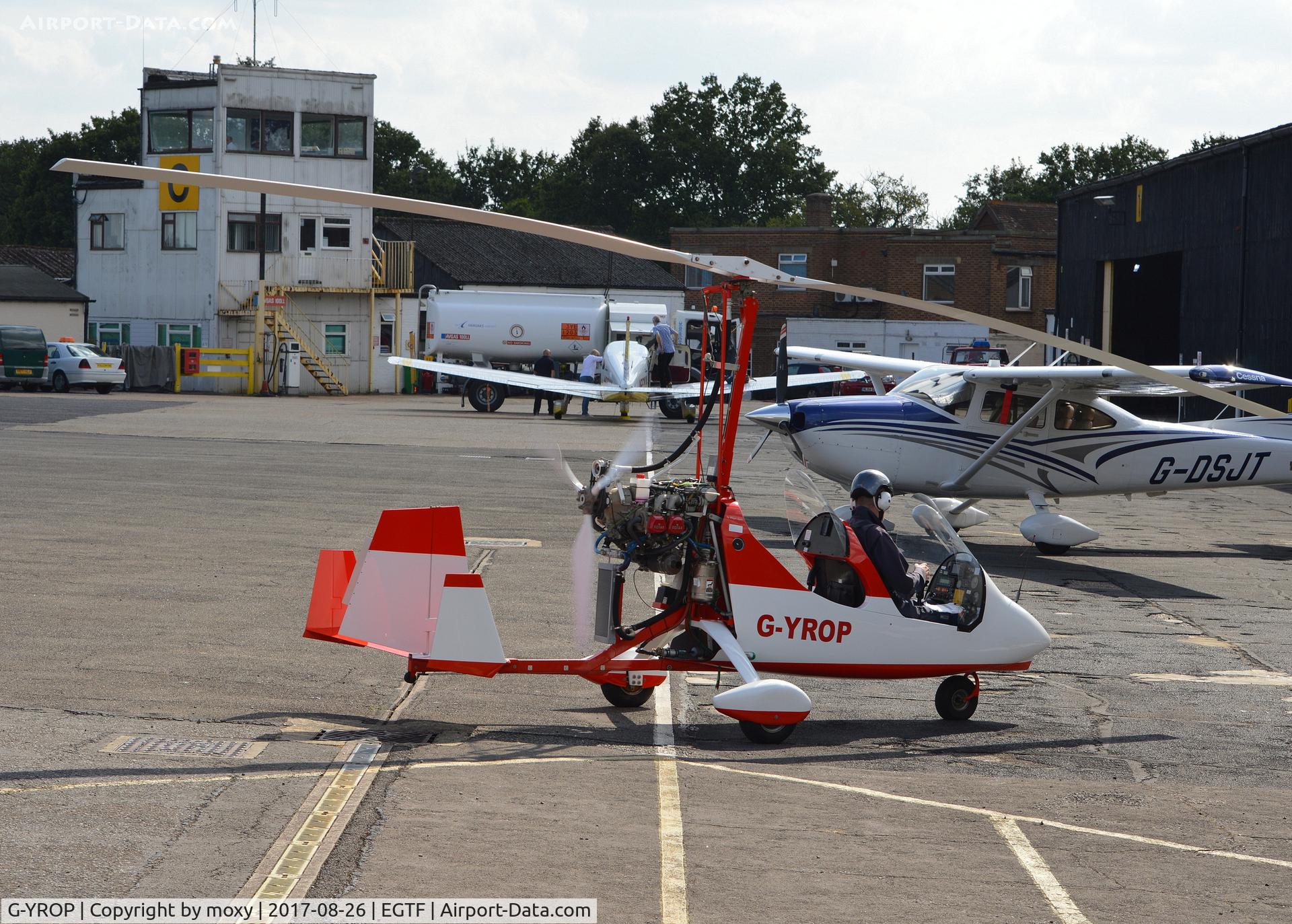 G-YROP, 2009 Magni Gyro M-16C Tandem Trainer C/N 16-09-5344, Magni Gyro M-16C Tandem Trainer at Fairoaks.