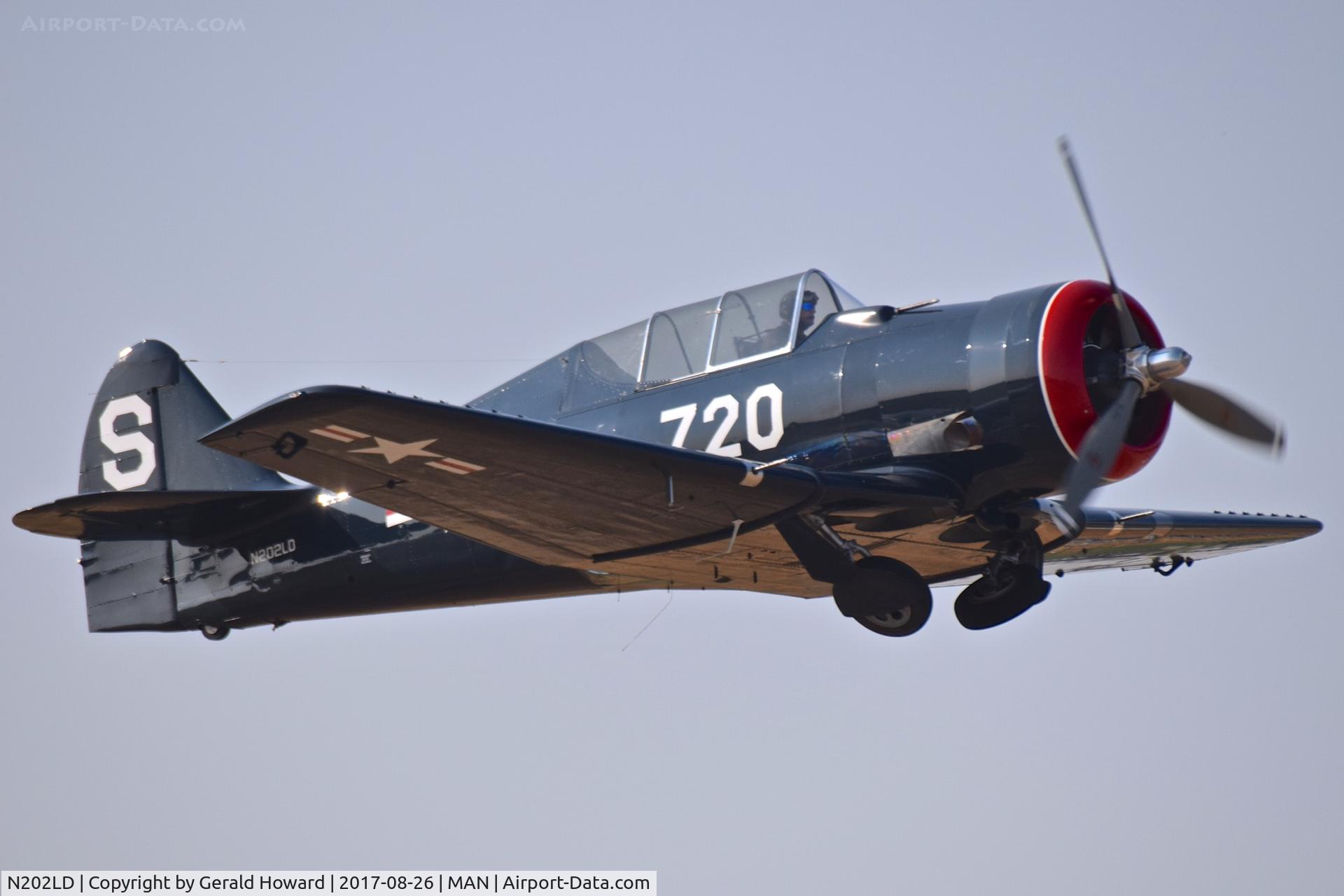 N202LD, 1952 North American NA-50 (replica) C/N 20470, Take off from RWY 29.