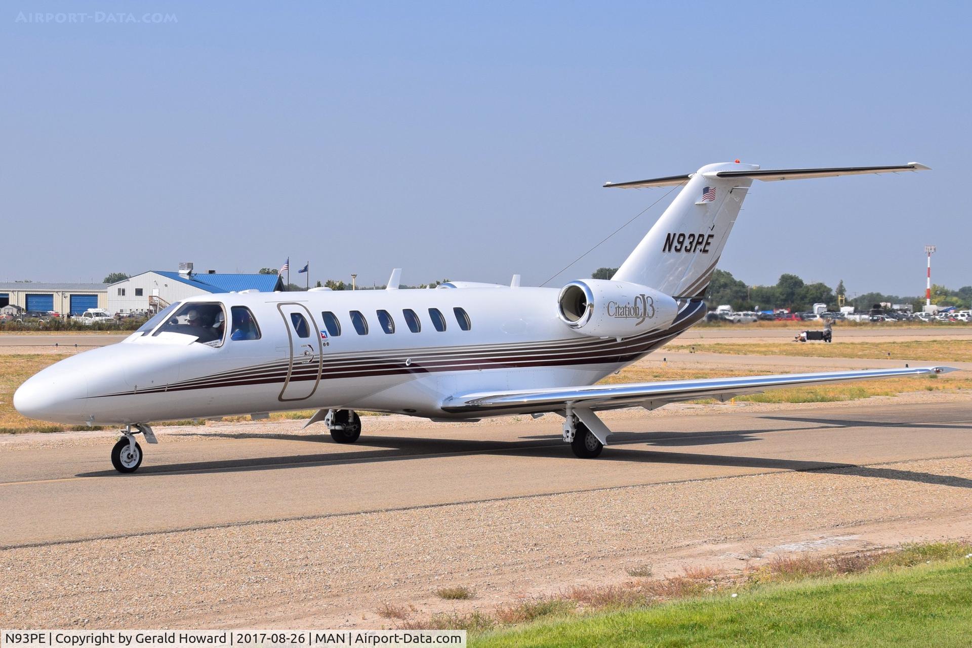 N93PE, 2006 Cessna 525A CitationJet CJ2 C/N 525B0093, Taxing to RWY 29.