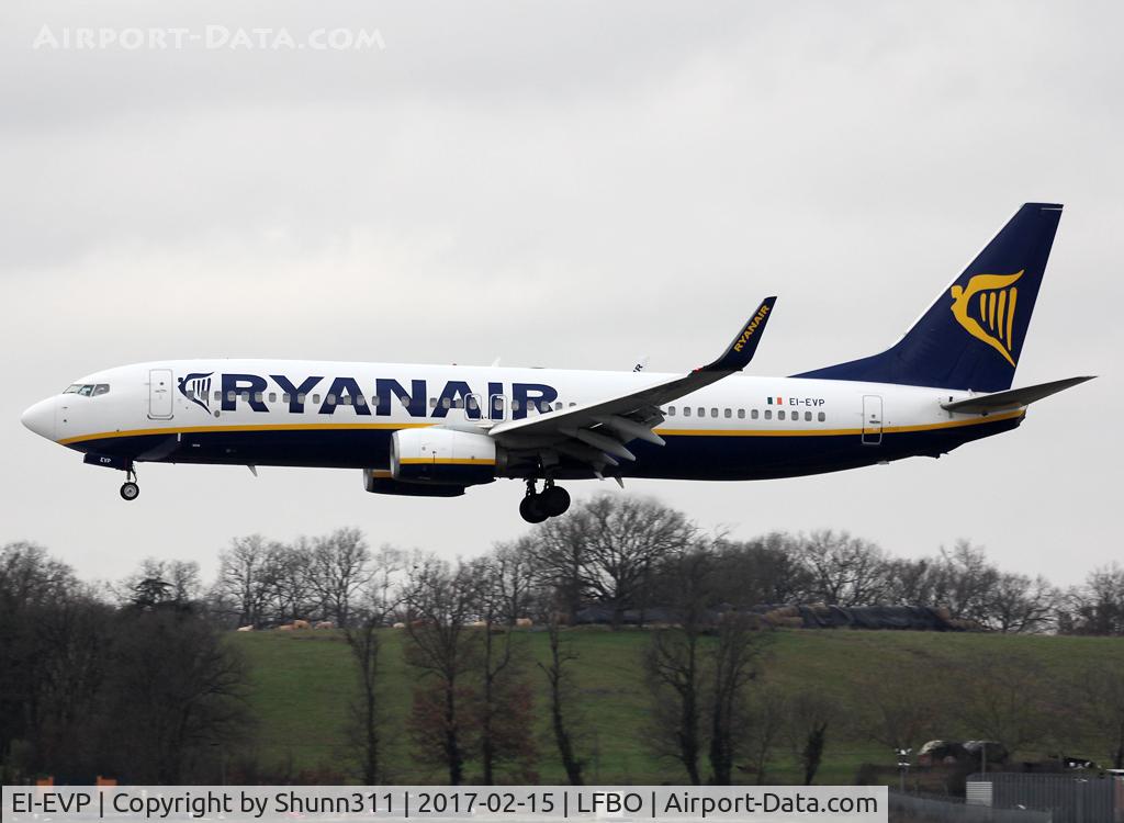 EI-EVP, 2012 Boeing 737-8AS C/N 40293, Landing rwy 14R