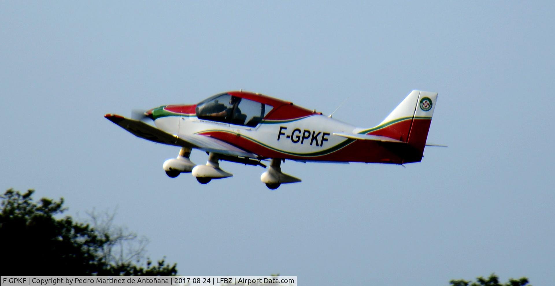 F-GPKF, Robin DR-400-140B Major C/N 2385, Aéroport  Biarritz-Anglet-Bayonne