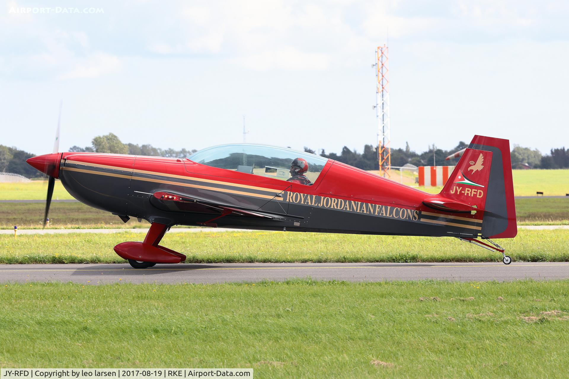 JY-RFD, Extra EA-300 C/N 1242, Roskilde air show 19.8.2017