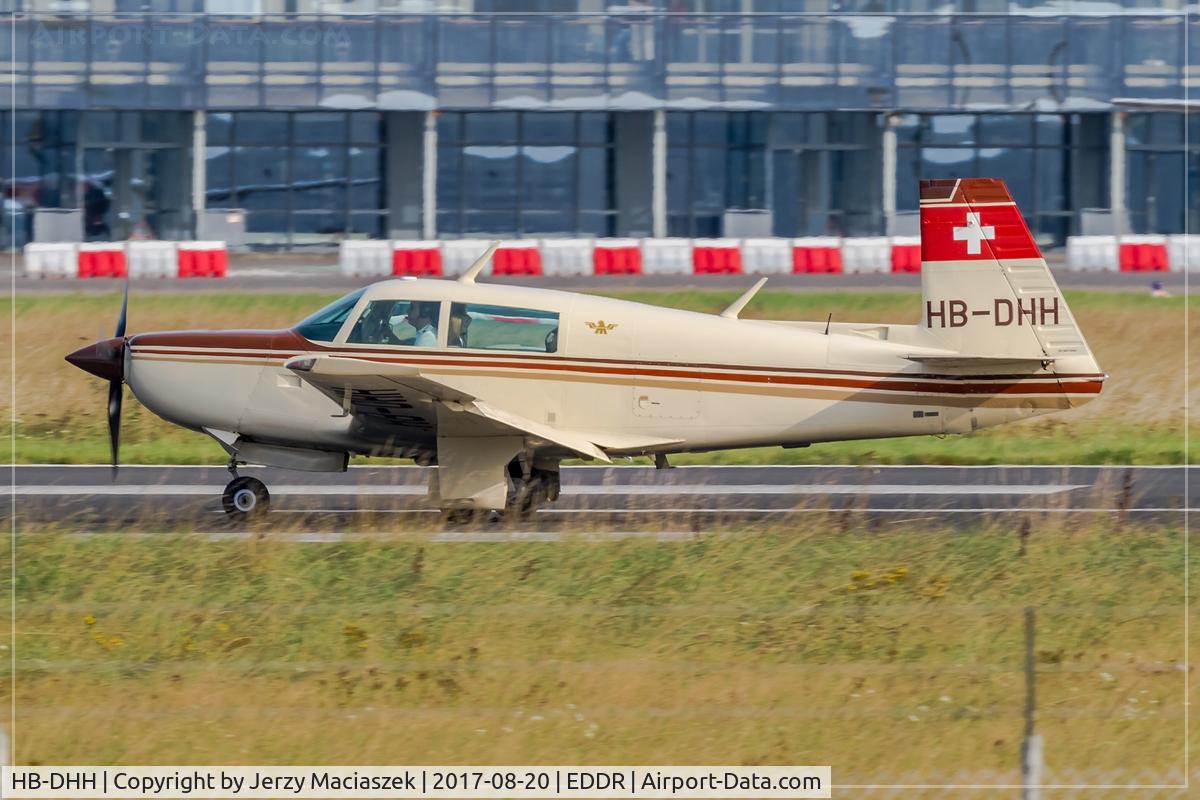 HB-DHH, 1981 Mooney M20K 231 C/N 25-0598, Mooney M20K 231